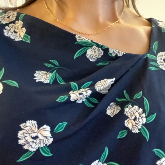 Banana Republic asymmetrical neckline top - Picture 3 of 7